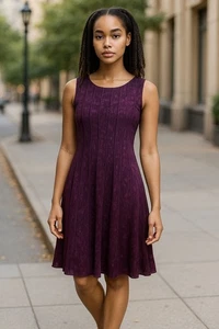 Petite lila schwarzes transparentes Spitzen-Overlay-Damenkleid von Sandra Daren Größe 4P - Bild 1 von 6