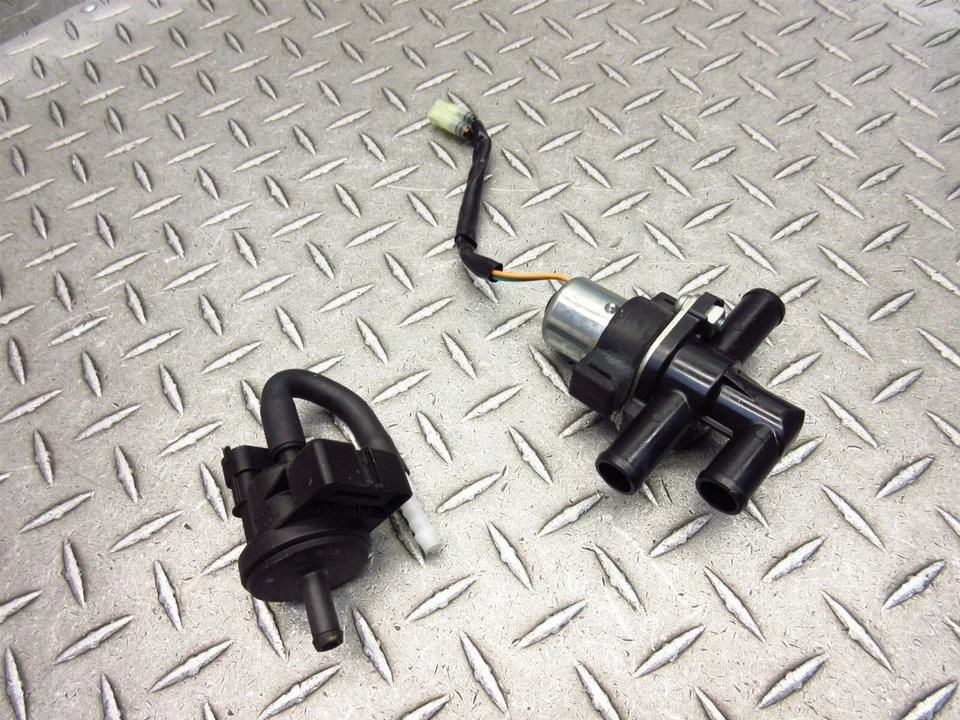 Lote de 14-16 KTM Super Duke 1290 GT 2016 válvula de aire solenoide Piar Foto 1 de 4