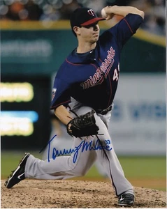 TOMMY MILONE MINNESOTA TWINS ACTION SIGNED 8x10 - Picture 1 of 1