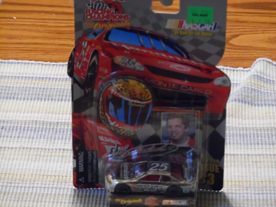 Carro 1999 cromado. Wally Dallenbach #25 Hendricks - Imagem 1 de 1