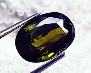 Loser Edelstein Natürlich Peridot 9.55 Karat Exzellent Ovale Form Zertifiziert - Bild 1 von 6