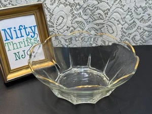 Vintage Scallop Glass Bowl Anchor Hocking super clear gilded edge with points - Picture 1 of 6