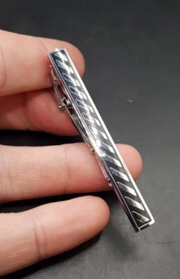 Classic Style Silver Tone Tie Clip. For Gents and Aspiring Gentleman. 🇬🇧 - Image 1 of 4