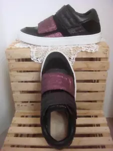 SKECHERS STREET BLACK SUEDE FASHION SNEAKERS MAUVE & BLACK GLITTER STRAPS ~SZ 8M - Picture 1 of 8