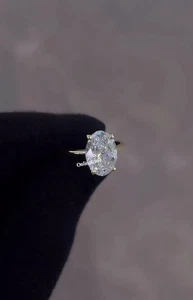 Anillo de boda solitario de moissanita natural de oro amarillo de 10k real con forma ovalada para damas - Imagen 1 de 8