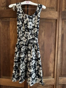 NWT Forever 21 Black Floral Skater Dress 100% Cotton Size Medium - Picture 1 of 10