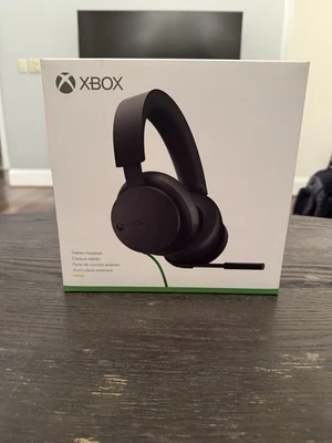 Microsoft Xbox Stereo Headset for Xbox Series X|S, Xbox One, and Windows 10 - Image 1 of 4