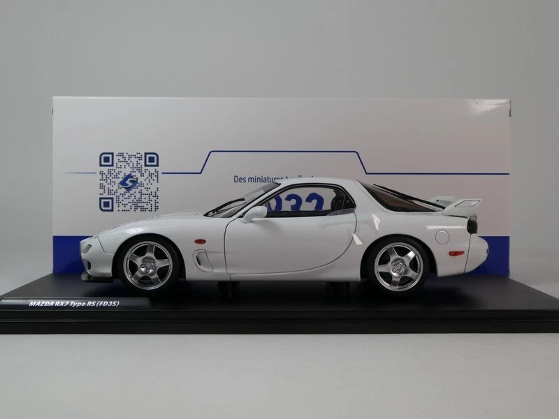Solido Mazda RX7 Type RS FD3S pure white 1994 1/18 S1810607 - Immagine 1 di 3