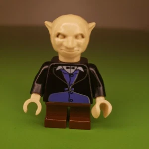 LEGO Harry Potter Goblin Minifigur (hp078) von Gringotts Bank 4714 (2002) - Bild 1 von 4