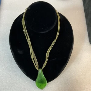 Green Glass Pendant 16” Ribbon Necklace Lobster Clasp GnuFashion  - Afbeelding 1 van 10