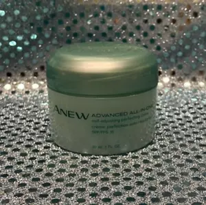 Crema Perfeccionadora Autoajustable Todo en Uno Avanzada Avon Anew - 1 fl oz - Nueva de Lote Antiguo - Imagen 1 de 1