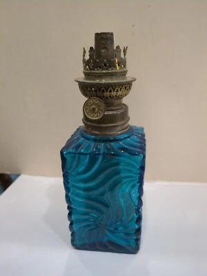 lampe à pétrole baccarat Couleur Bleue - Photo 1/4