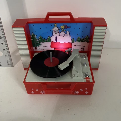 Peanuts Christmas Animated Centerpiece With Music & Lights Snoopy Woodstock Cover