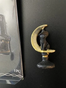 ASHLAND HALLOWEEN MINIATURES CAT SITTING ON MOON~ NEW IN PKG - Picture 1 of 3