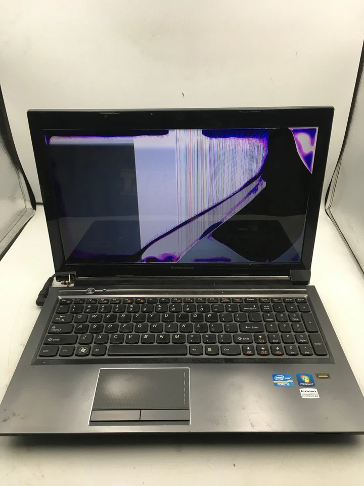 LENOVO V570 1066 - FOR PARTS/BAD LCD - INTEL i5-2410M - 6GB RAM - READ DESC - BB - Image 1 of 4