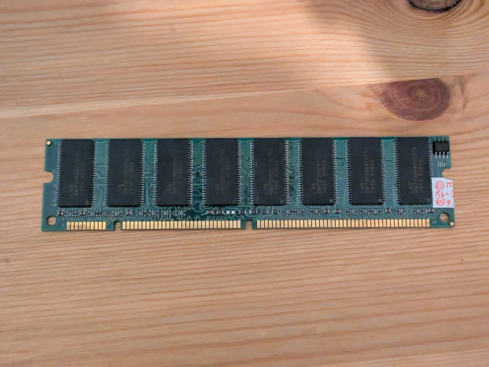 Hyundai 128MB PC100 100MHz non-ECC Unbuffered CL2 168-Pin DIMM - Image 1 of 1