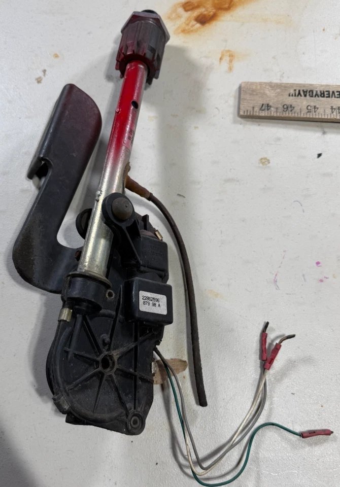 Chevy Corvette C4 1986 antena de alimentación OEM 22143461 probado Foto 1 de 4