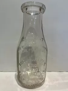 Vintage Pint Milk Bottle Les. M. James, Blue River, Wis - Picture 1 of 2