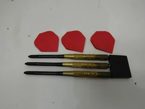 OLD RED DARTS  INDOOR GAME SPORT - Picture 1 of 1