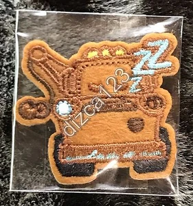 Disney Store Mater Patch Cars 3 Summer Play Days 2017 EXCLUSIVO Disney Visa - Imagen 1 de 3