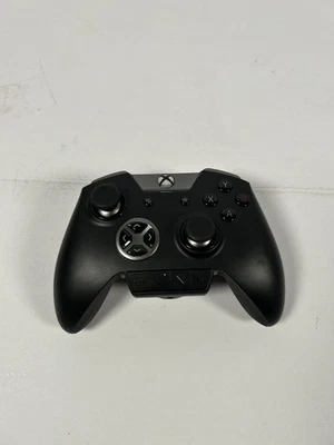 Gamepad Razer Wolverine Ultimate (RZ0602250100R3U1) - Negro Foto 1 de 4