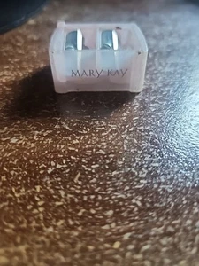 Neu ohne Verpackung Mary Kay Dual Pink Anspitzer für große & dünne Bleistifte - Bild 1 von 4