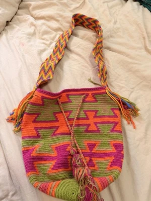 Bolso de Mano Wayuu 100% Original Hecho a Mano De Colombia Mochila Wayuu  Foto 1 de 3