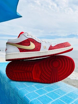  Air Jordan 1 SE Low Spades - Tamanho 10M (DJ5185-100) - Imagem 1 de 4