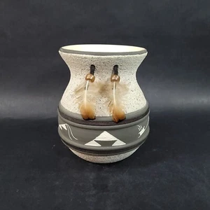 Native Pottery Vase Signed Dakota Sun CJM Etched Gray Black with Feathers 105 - Picture 1 of 7