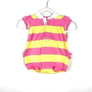NUOVO pagliaccetto Ralph Lauren bambino giallo rosa a righe con volant taglia 9 mesi - Foto 1 di 7