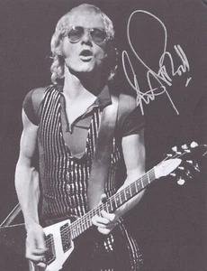 8 1/2 x 11 s/w Foto Andy Powell von Wishbone Ash Autogramm {M094} - Bild 1 von 1