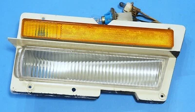 Lincoln Continental 1974-79 OEM intermitente luz de señalización lateral - lado del pasajero Foto 1 de 3