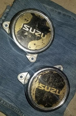   Isuzu Trooper 1998 1999 OEM tapa central rueda delantera aleación - (2 tapas) genuino  Foto 1 de 4