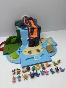 Pokemon Volcano Estuche de Almacenamiento Juego con 20 Mini Figuras Juguete para Niños - Imagen 1 de 22