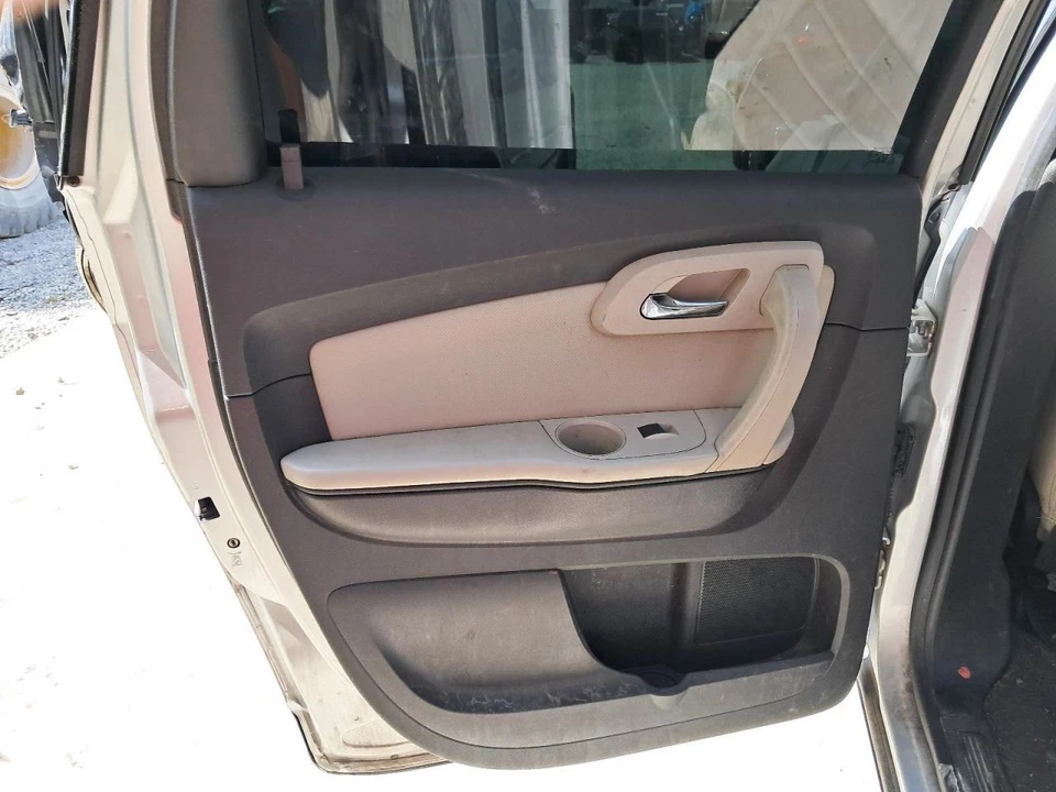 2012 Chevrolet Traverse Left Rear Door Panel Tan OEM Used 169k Miles Foto 1 de 4
