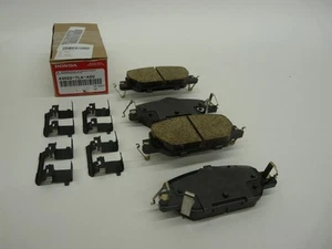 Genuine Honda CR-V Rear Brake Pad Set 43022-TLA-A00 - Picture 1 of 4