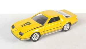 Johnny Lightning loose 1985 Camaro Z-28 yellow - Picture 1 of 3