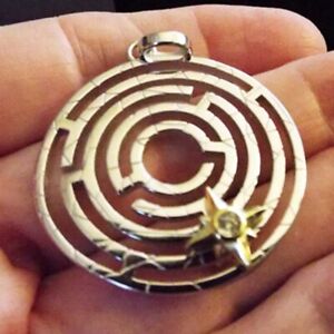 THE COOLEST STERLING LABYRINTH WITH GOLDEN MOVEABLE STAR W/ CRYSTAL PENDANT 42