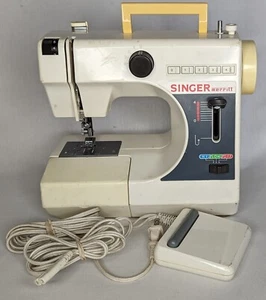 Singer Merritt Model 212 Sewing Machine with Foot Pedal - Tested and Works - Picture 1 of 15