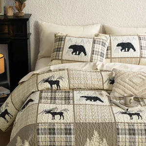 - Rustic Quilt Set, Cabin Lodge Christmas Bear Moose Queen / Full Tan Cream - Picture 1 of 11