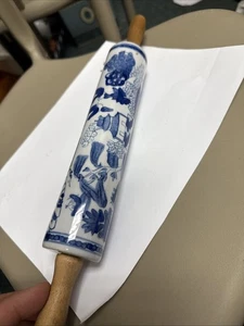 Blue Willow Rolling Pin with Wood Handles - excellent - Picture 1 of 12