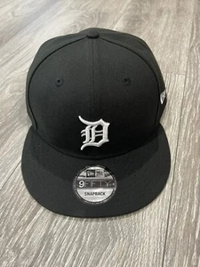 Detroit Tigers New Era 9Fifty SnapBack Adjustable Hat Black with white D Logo - Picture 1 of 4