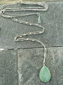 "Collar colgante LC Lauren Conrad verde lágrima gota 2 hilos tono plata 34"" longitud" - Imagen 1 de 5