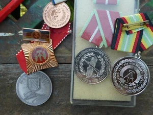 Lot 5 Orden mit Band 4xDDR 1xBayern 4 -9 cm - Bild 1 von 7