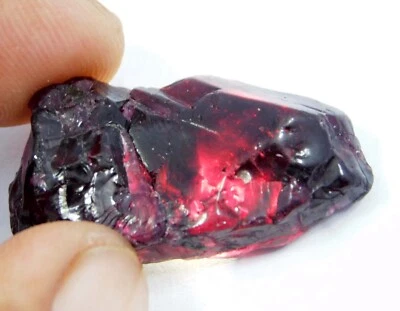Natural 47.65 Ct Red Garnet Earth Mined Rough Loose Gemstone 29.2x16.7x8.5 MM - Image 1 of 4