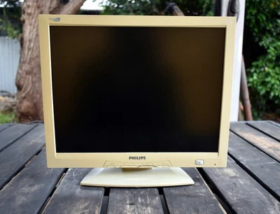 Retro Gaming Beige 15" Philips 150S3 VGA Monitor 1024 x 768 Tested (See Video) - Image 1 of 4
