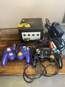 Nintendo Gamecube Lot / Bundle, GUN Game +2 Controllers + 64mb Card + Cords - Picture 1 of 16