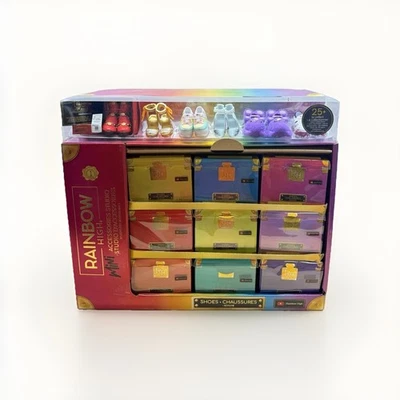 Rainbow High Mini Accesorios Estudio 27 Bolsos Zapatos Nuevos Precintados con Pantalla Foto 1 de 4