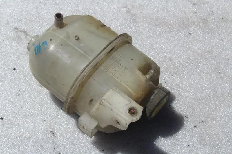 2000 2001 2002 2003 2004 2005 TOYOTA MR2 SPYDER COOLANT RESERVOIR BOTTLE - Image 1 of 4