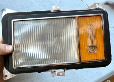 Luz de esquina diestro marcador lateral derecha 5968372 nuevo fabricante original GM Cadillac Fleetwood 1977-1979 Foto 1 de 4